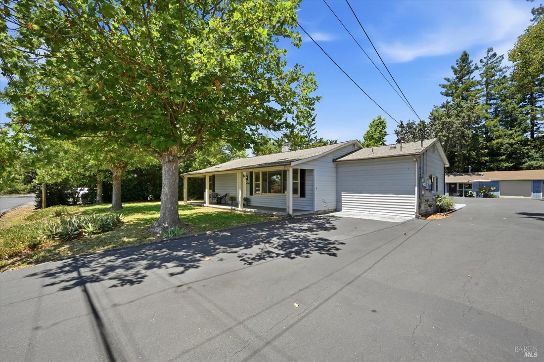 Santa Rosa, California, United States 2 - 18334022