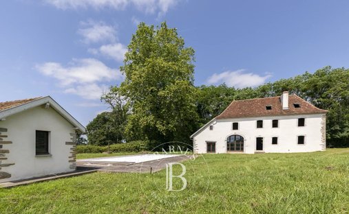Finca en Sauveterre-de-Béarn, Nueva Aquitania, Francia 1