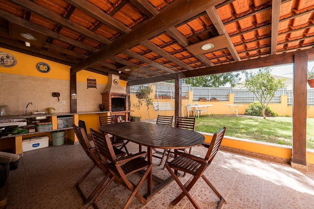House in Camarate, Unhos e Apelacao, Lisbon, Portugal 1 - 18333852
