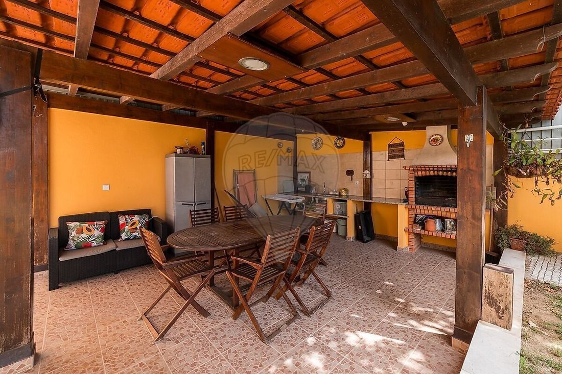 House in Camarate, Unhos e Apelacao, Lisbon, Portugal 5 - 18333852