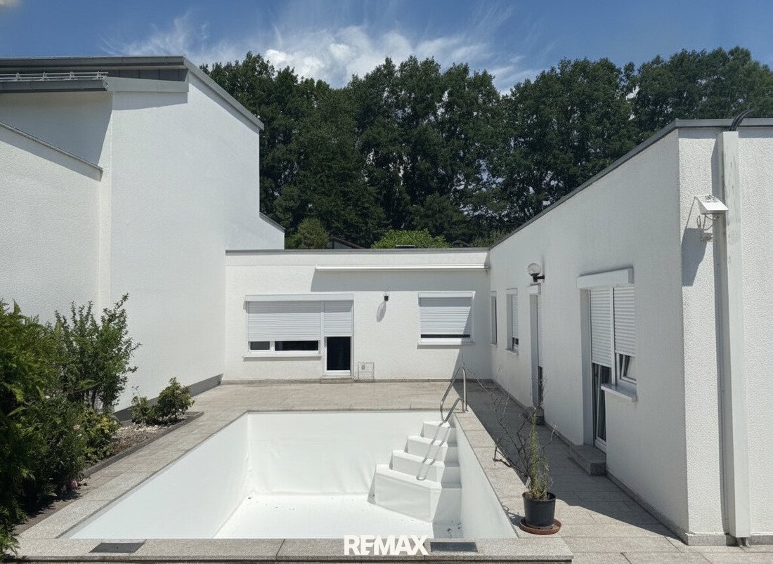 Bungalow in Linz, Upper Austria, Austria 1 - 18333909