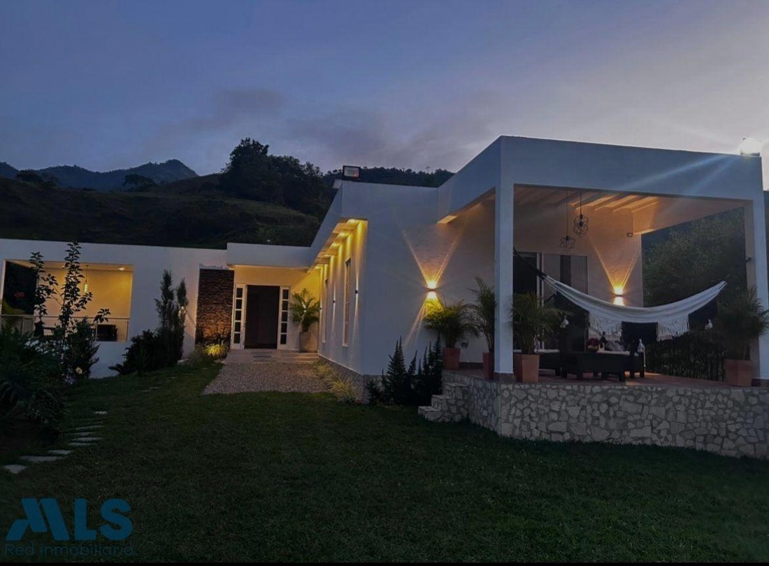 Finca in Porce, Santo Domingo, Colombia 1 - 18333784
