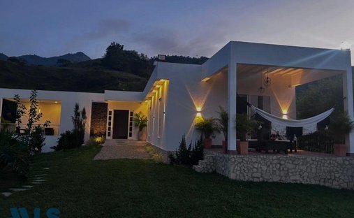 Finca in Porce, Santo Domingo, Colombia 1