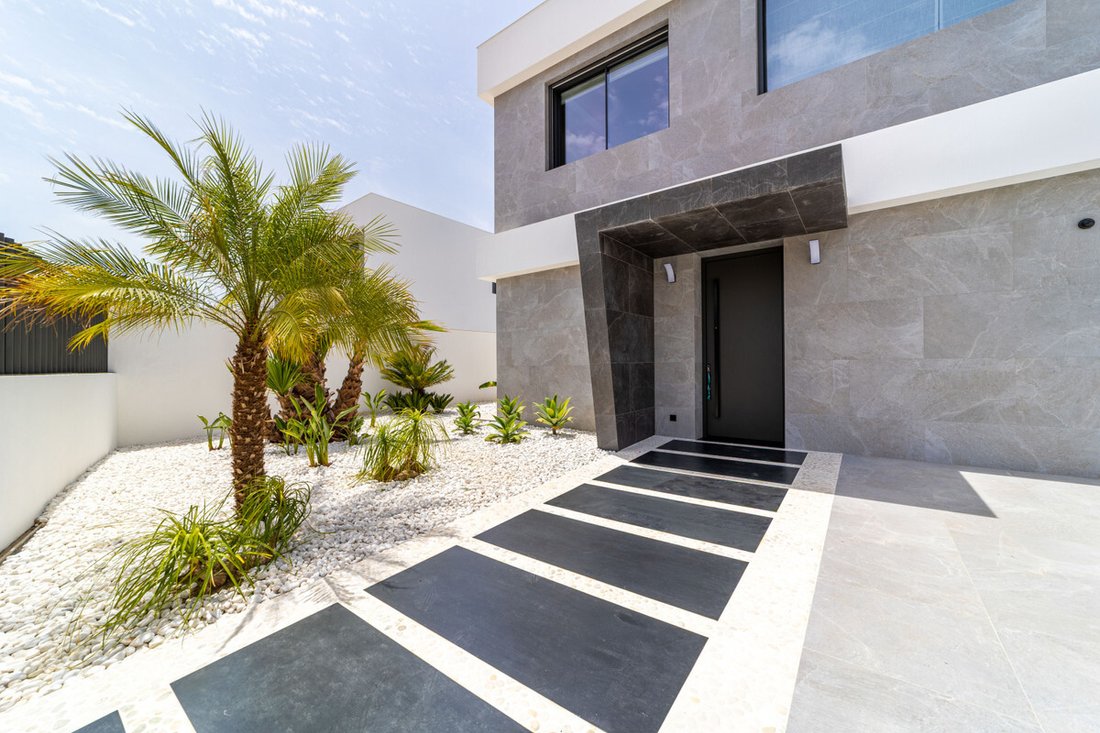 Villa in San Pedro de Alcantara, Andalusia, Spain 3 - 18090859