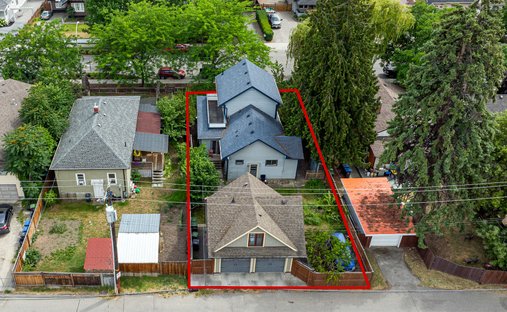 House in Kelowna, British Columbia, Canada 1