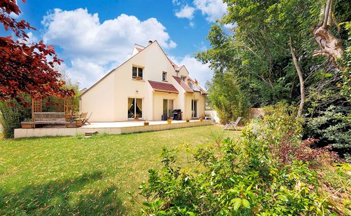 Villa in Descartes, Champs-sur-Marne, France 1