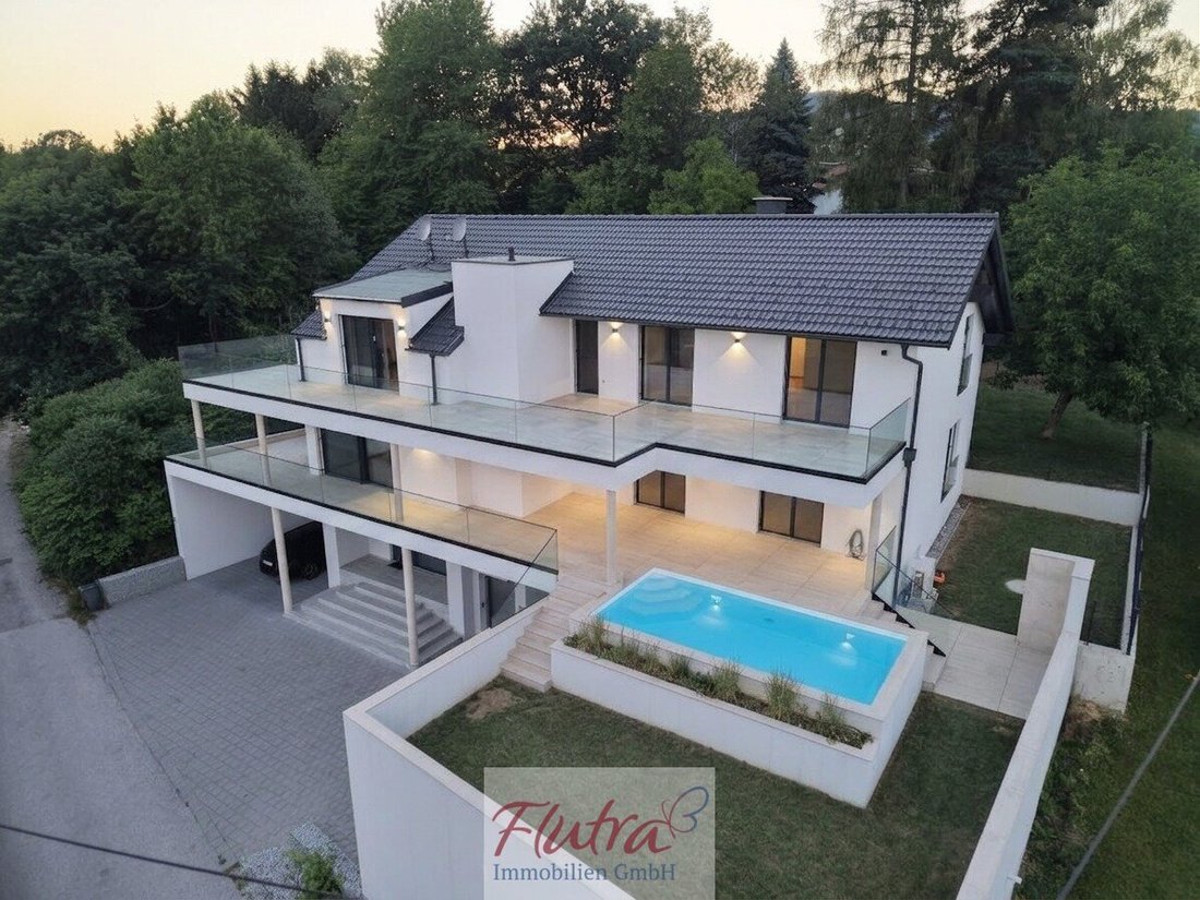 Villa in Lichtenberg, Upper Austria, Austria 2 - 17870880