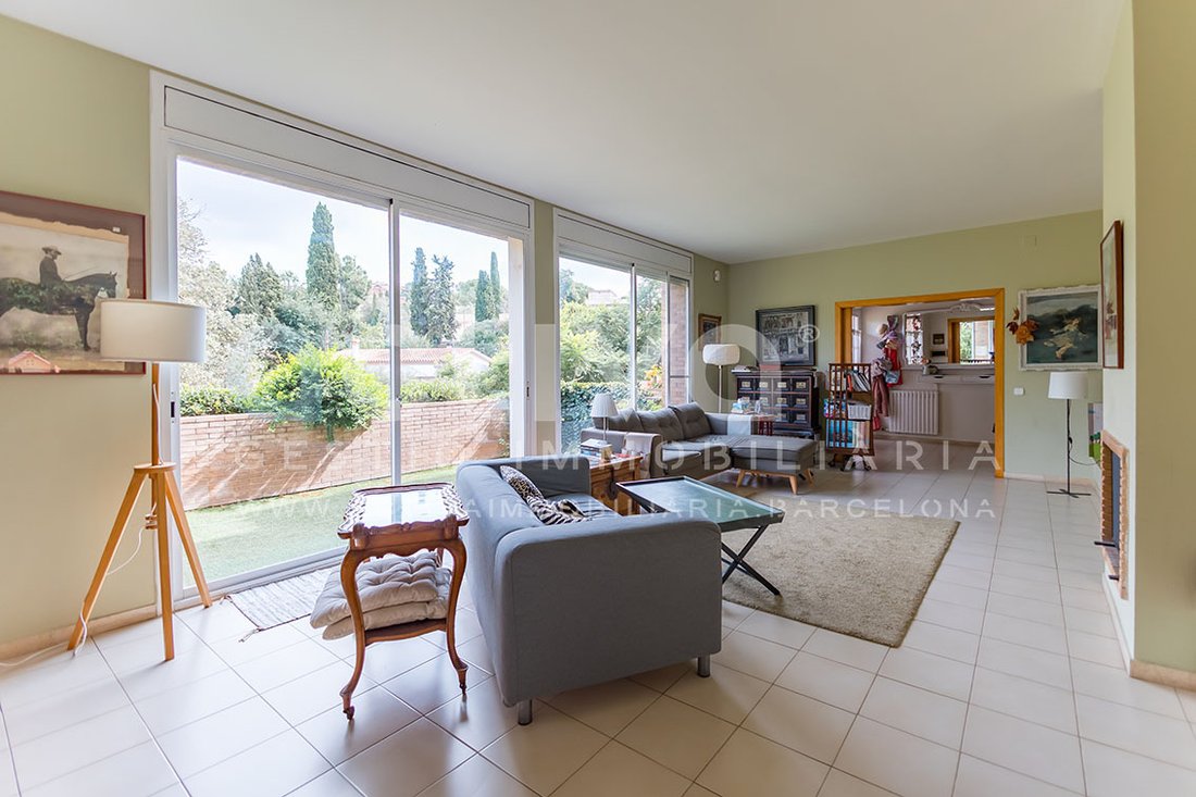 Chalet in Sant Just Desvern, Catalonia, Spain 2 - 18333848