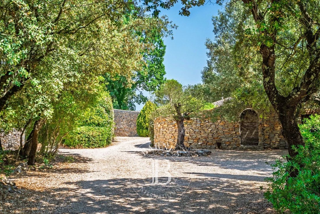 Estate in Périphérie Centre, Saint-Maximin-la-Sainte-Baume, France 1 - 18334137