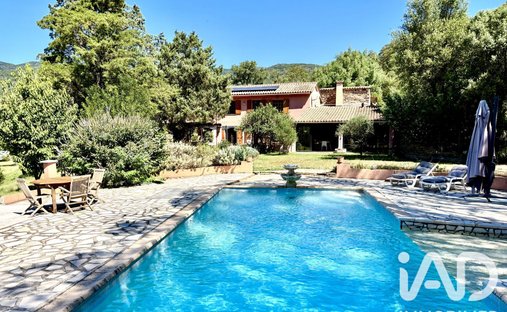 House in Nord Est, Bormes-les-Mimosas, France 1