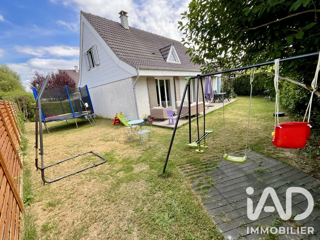 House in Centre Ville-Bouviers, Guyancourt, France 2 - 18338892