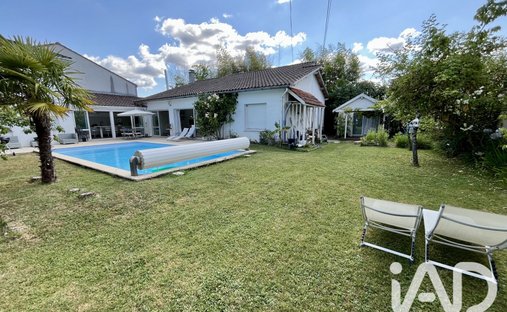 House in Arlac, Mérignac, France 1