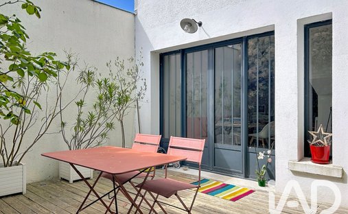 Maison à Porte Jaune, Garches, France 1