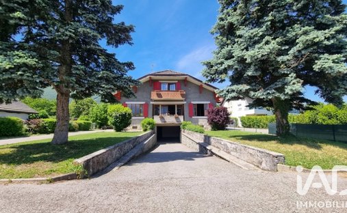 House in Sud, Saint-Jorioz, France 1