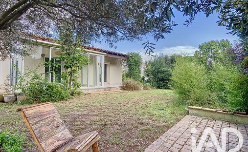 House in Ouest, Mauguio, France 1