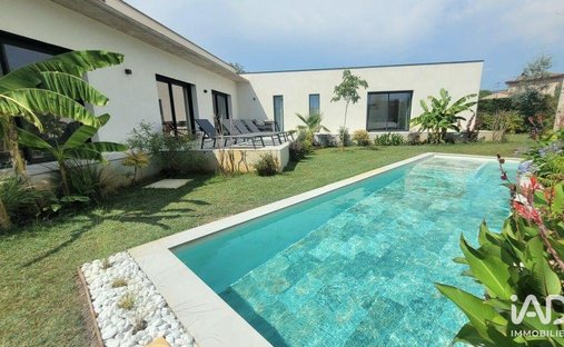 House in Saint Antoine, L'Isle-sur-la-Sorgue, France 1