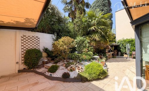 House in Les Clayes-sous-Bois, Ile-de-France, France 1