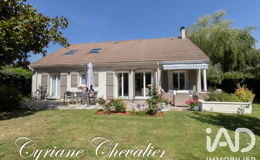 House in Le Parc et la Tuilerie, Noisy-le-Roi, France 1