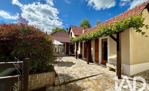 House in Bourron-Marlotte, Ile-de-France, France 1