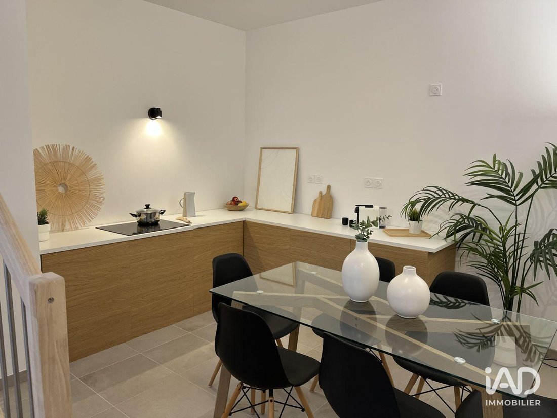 Apartment in Saint Tronc, 10e Arrondissement, Marseille 3 - 18339191