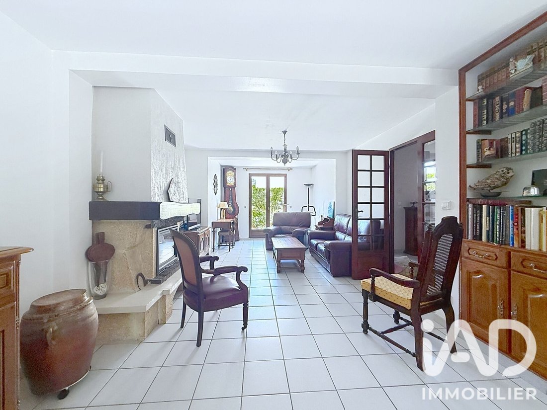 House in La Queue-en-Brie, Ile-de-France, France 5 - 18337652