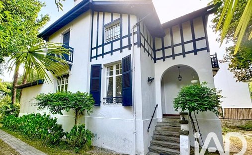 Haus in Pau, Neu-Aquitanien, Frankreich 1