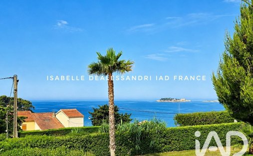 House in Beaucours-La Gorguette-La Morvenede, Sanary-sur-Mer, France 1