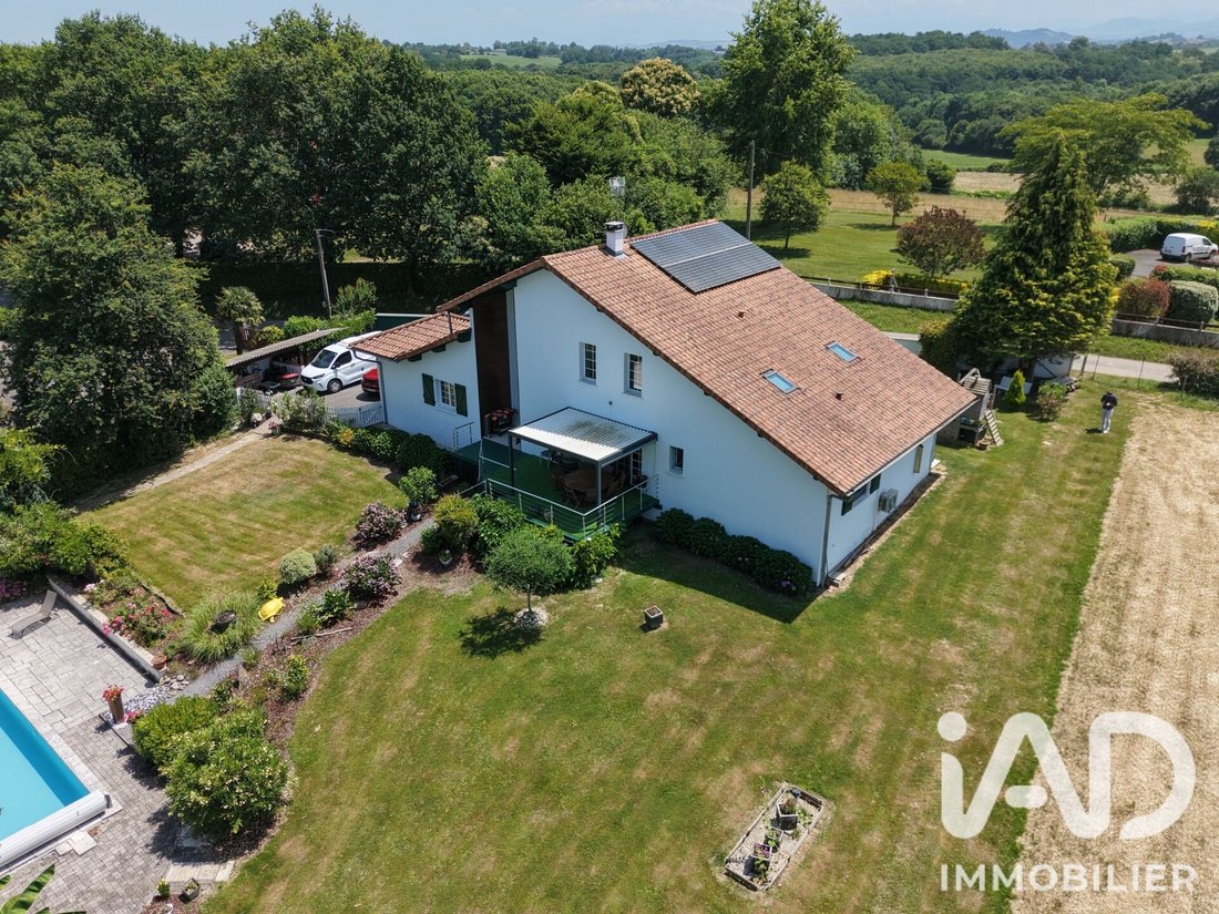 House in Luxe-Sumberraute, Nouvelle-Aquitaine, France 1 - 18339050