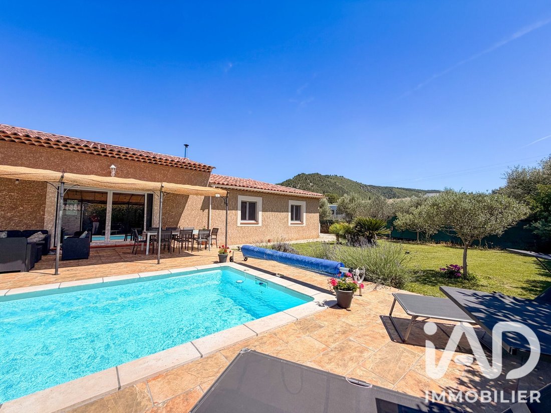 House in Cuges-les-Pins, Provence-Alpes-Côte d'Azur, France 2 - 18339136