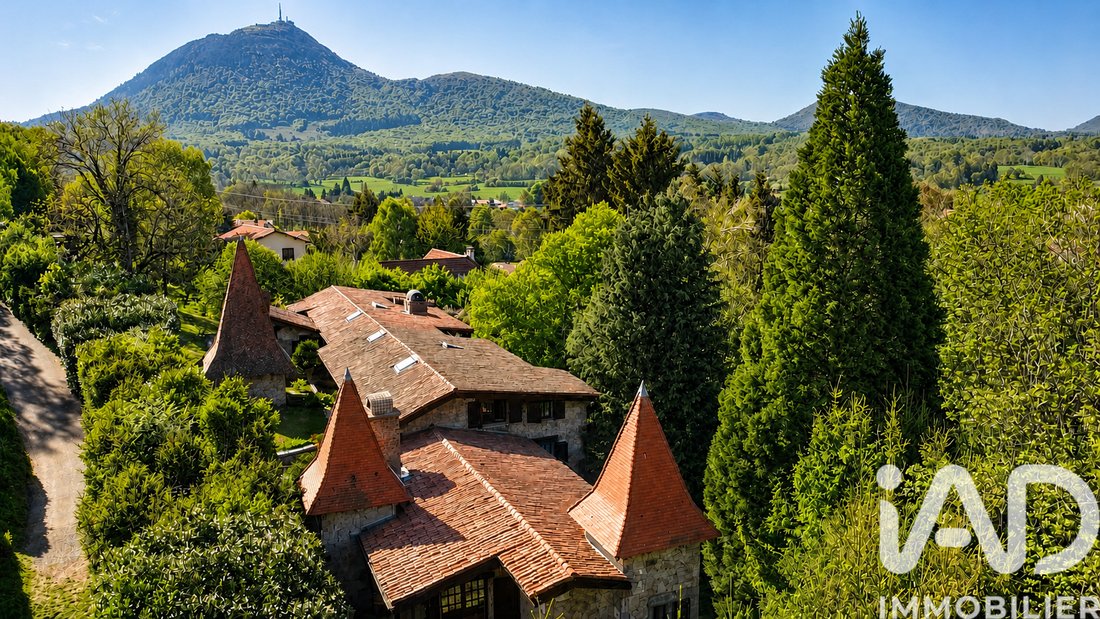 House in Orcines, Auvergne-Rhône-Alpes, France 1 - 17918959