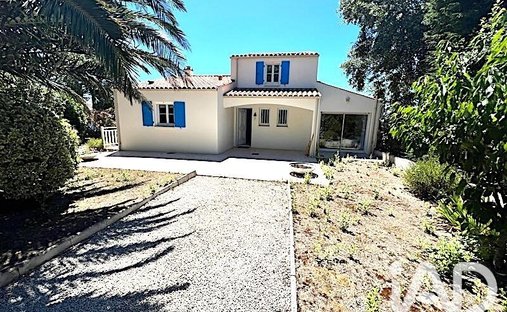 House in Saint-Georges-d'Oleron, Nouvelle-Aquitaine, France 1