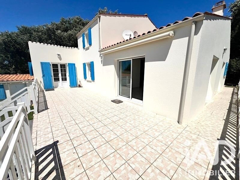 House in Saint-Georges-d'Oleron, Nouvelle-Aquitaine, France 2 - 18337617