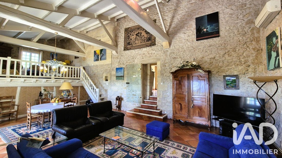House in Saint-Vincent-de-Pertignas, Nouvelle-Aquitaine, France 1 - 18338444