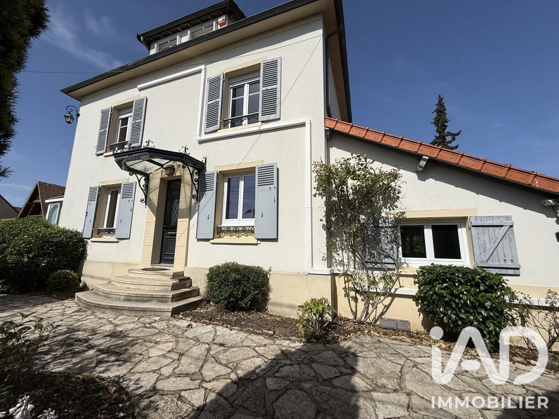 House in Crecy-la-Chapelle, Ile-de-France, France 2 - 18337167