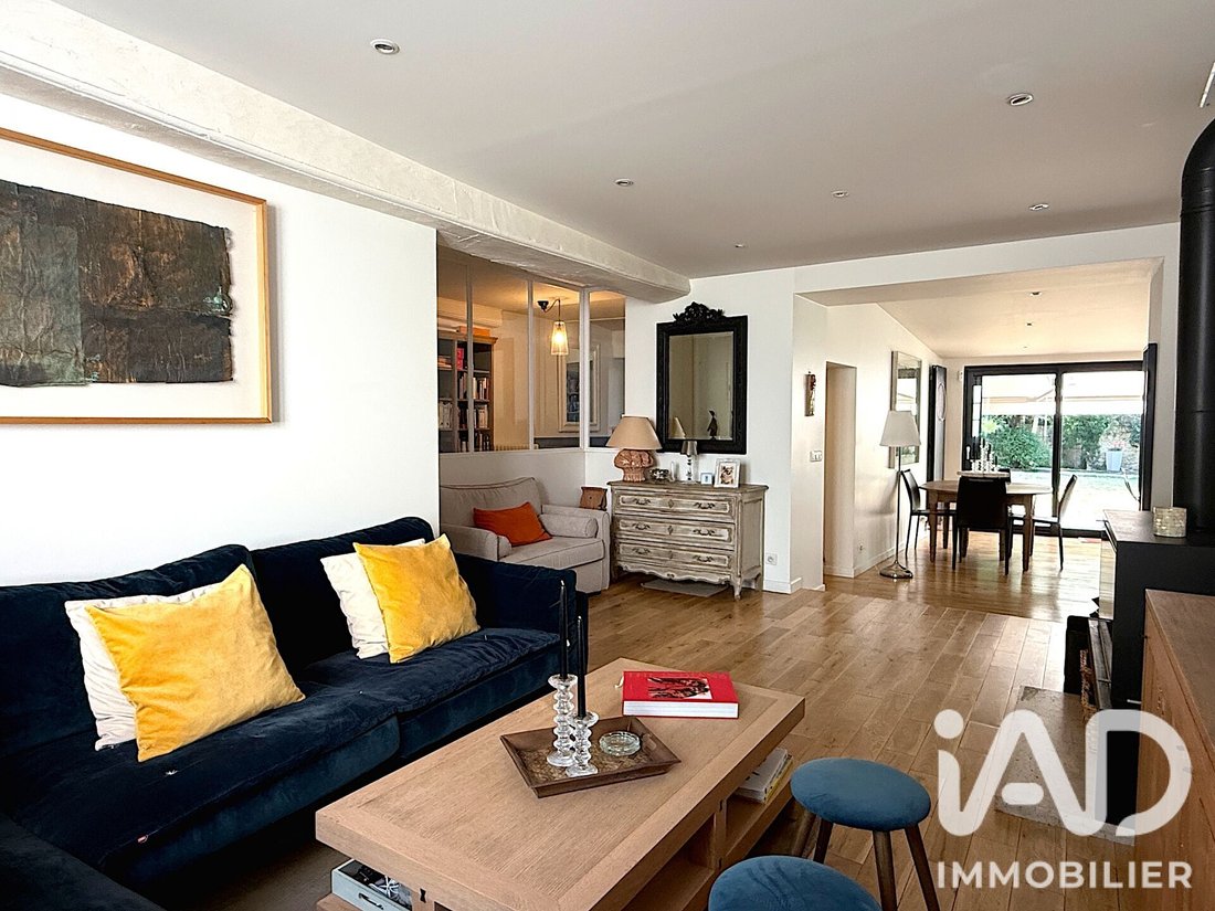 House in Montfort-l'Amaury, Ile-de-France, France 1 - 18337090