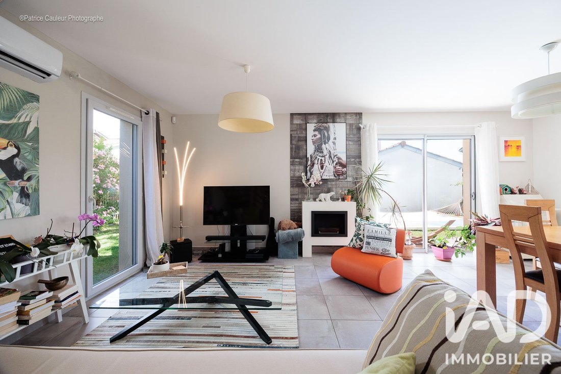 House in Saint-Genis-les-Ollieres, Auvergne-Rhône-Alpes, France 2 - 18337551