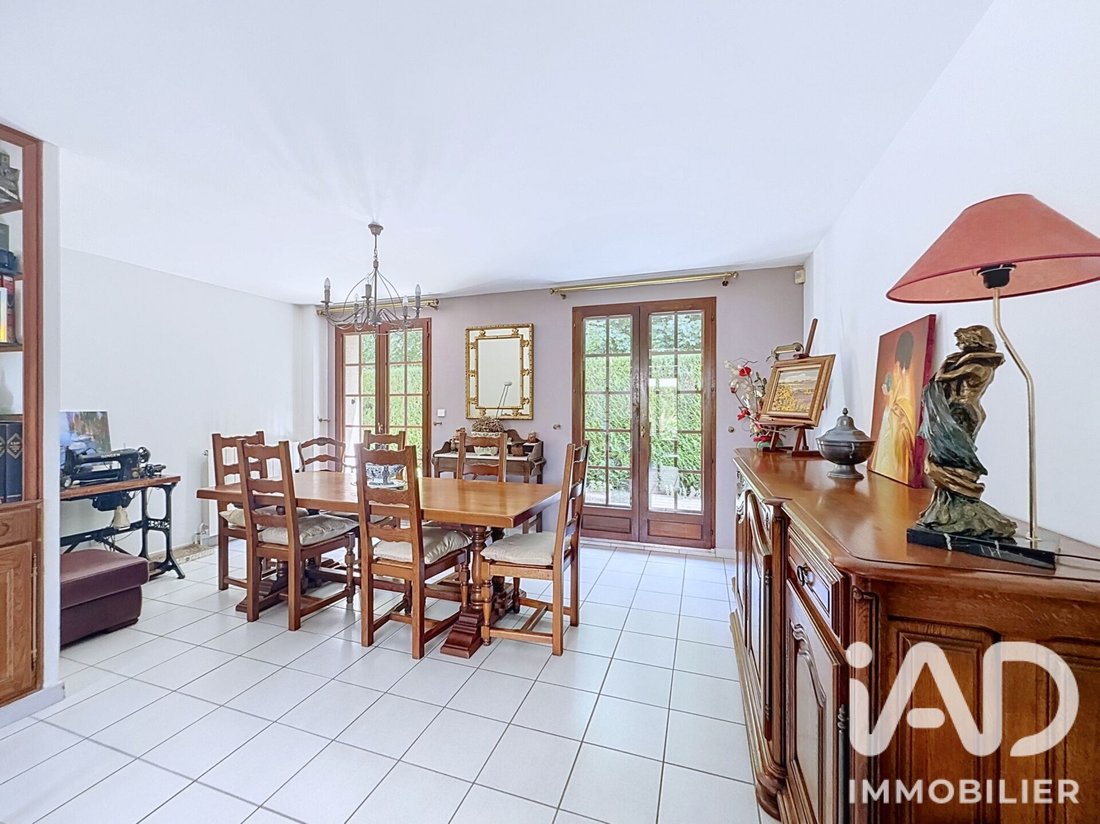 House in La Queue-en-Brie, Ile-de-France, France 3 - 18337652