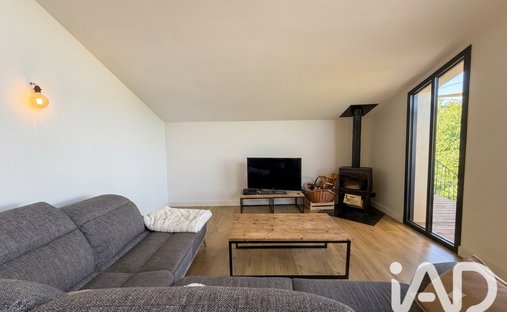 House in Levigny-Le Bourg, Charnay-les-Macon, France 1
