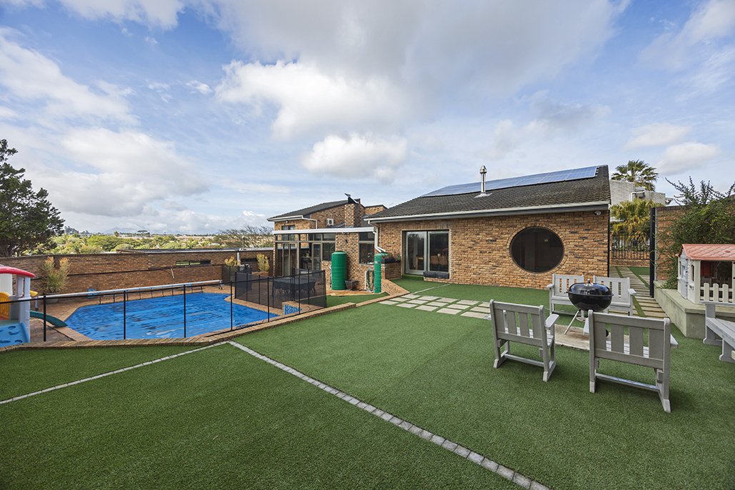 Country House in Eversdal Heights, Cape Town, South Africa 1 - 18334272