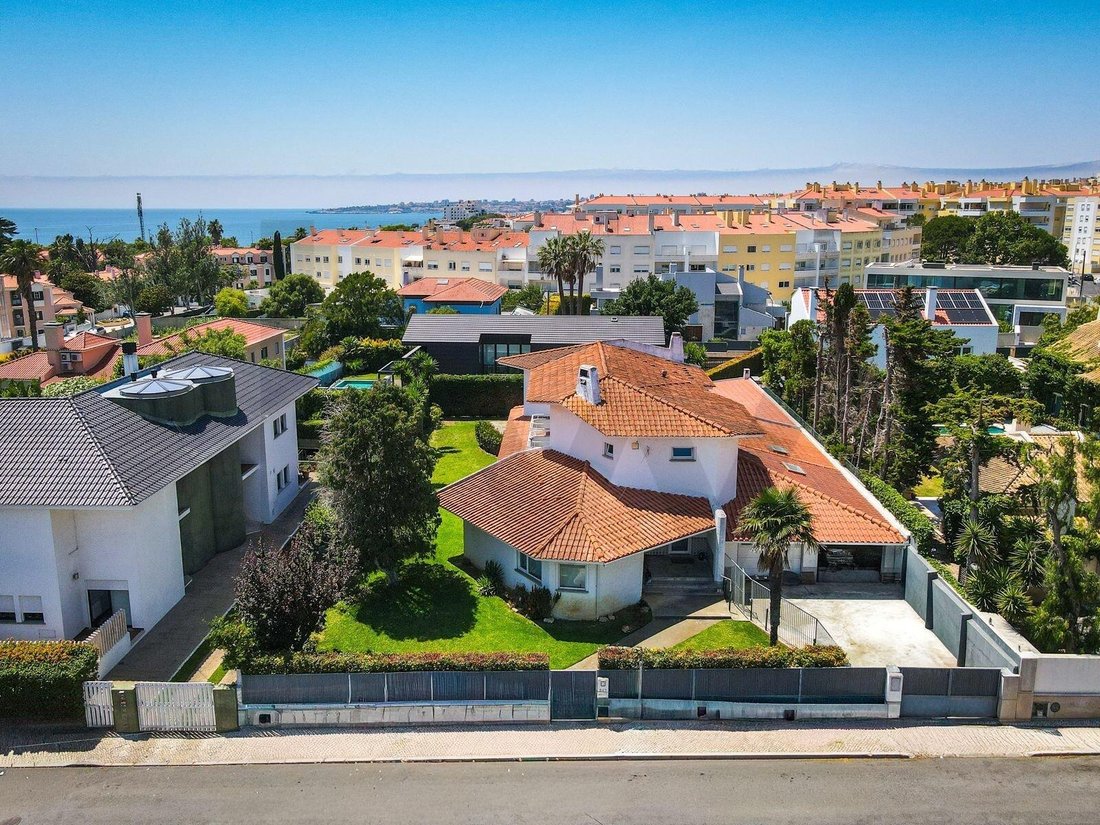 Townhouse in Carcavelos e Parede, Lisbon, Portugal 1 - 18334235