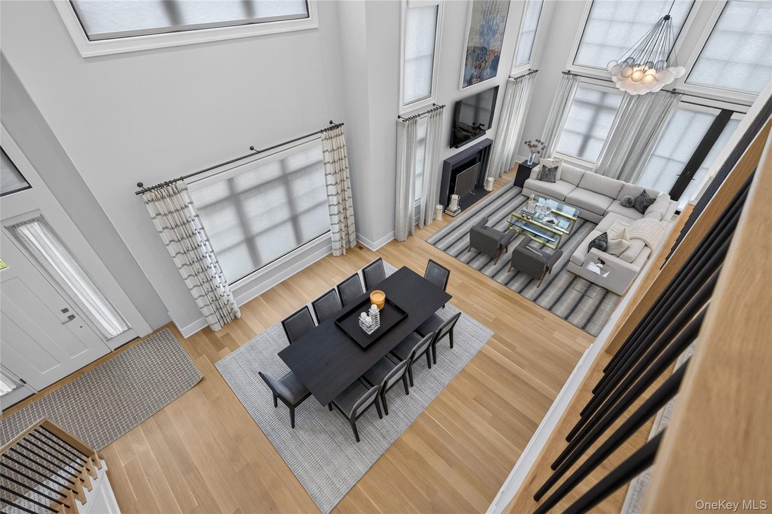 Condo in Woodbury, New York, United States 3 - 18334471
