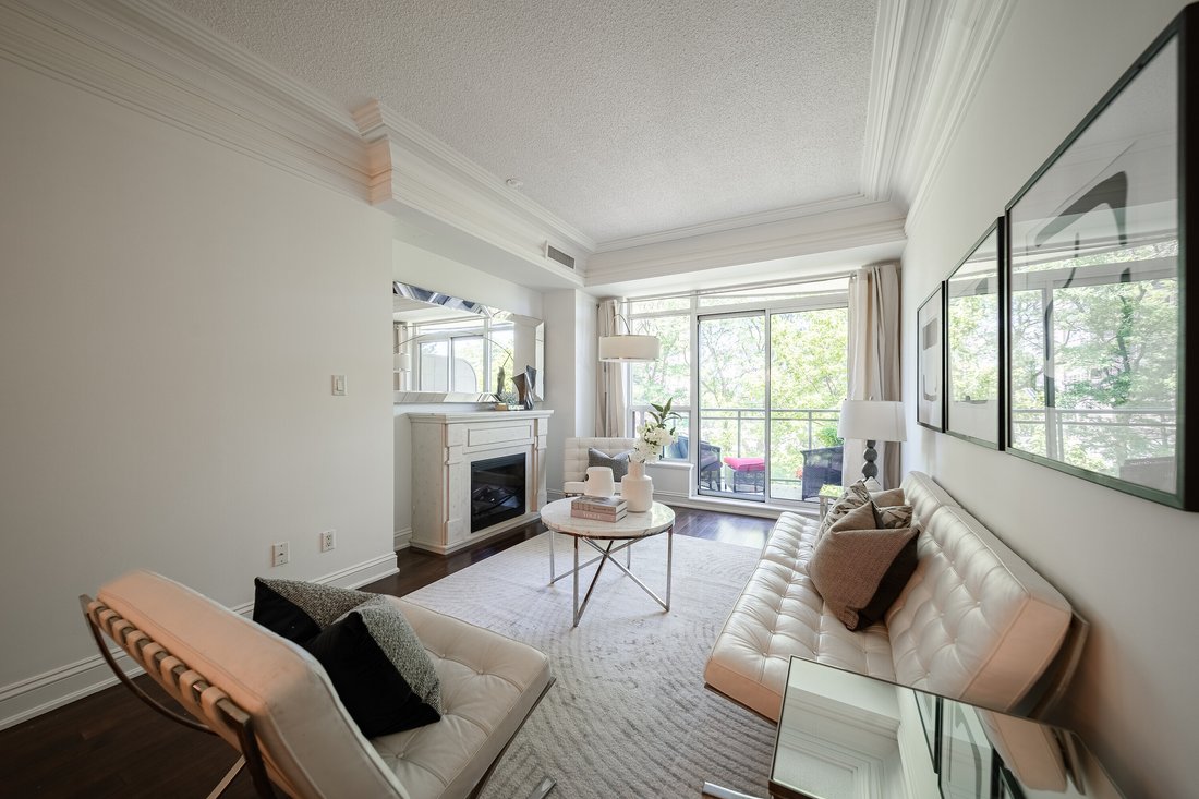 Condo in Toronto, Ontario, Canada 1 - 18334472