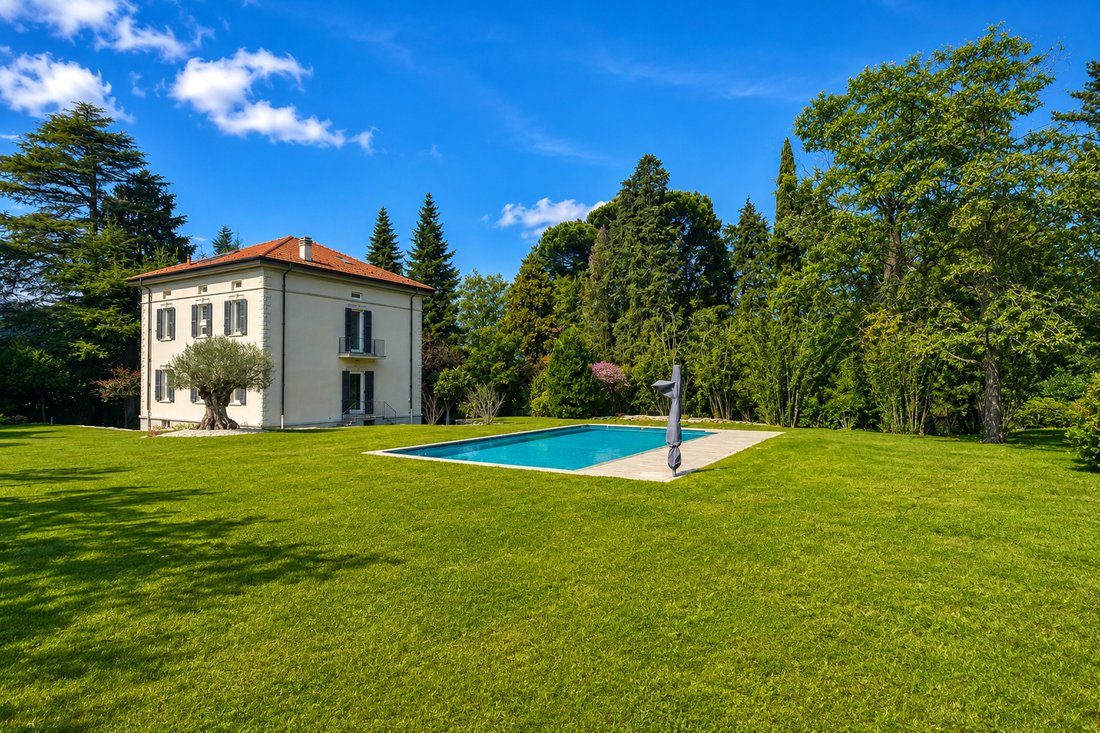 Villa in Gemonio, Lombardy, Italy 3 - 12585784