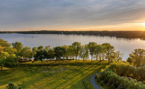 Land in Wayzata, Minnesota, United States 1