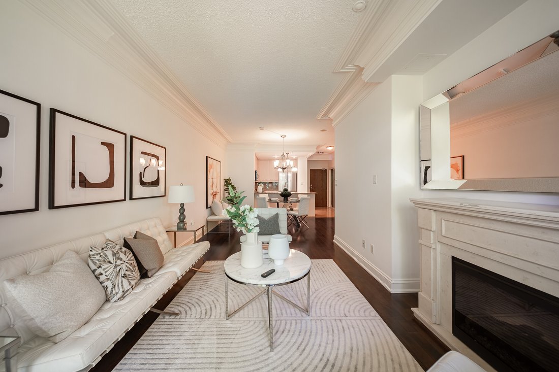 Condo in Toronto, Ontario, Canada 2 - 18334472