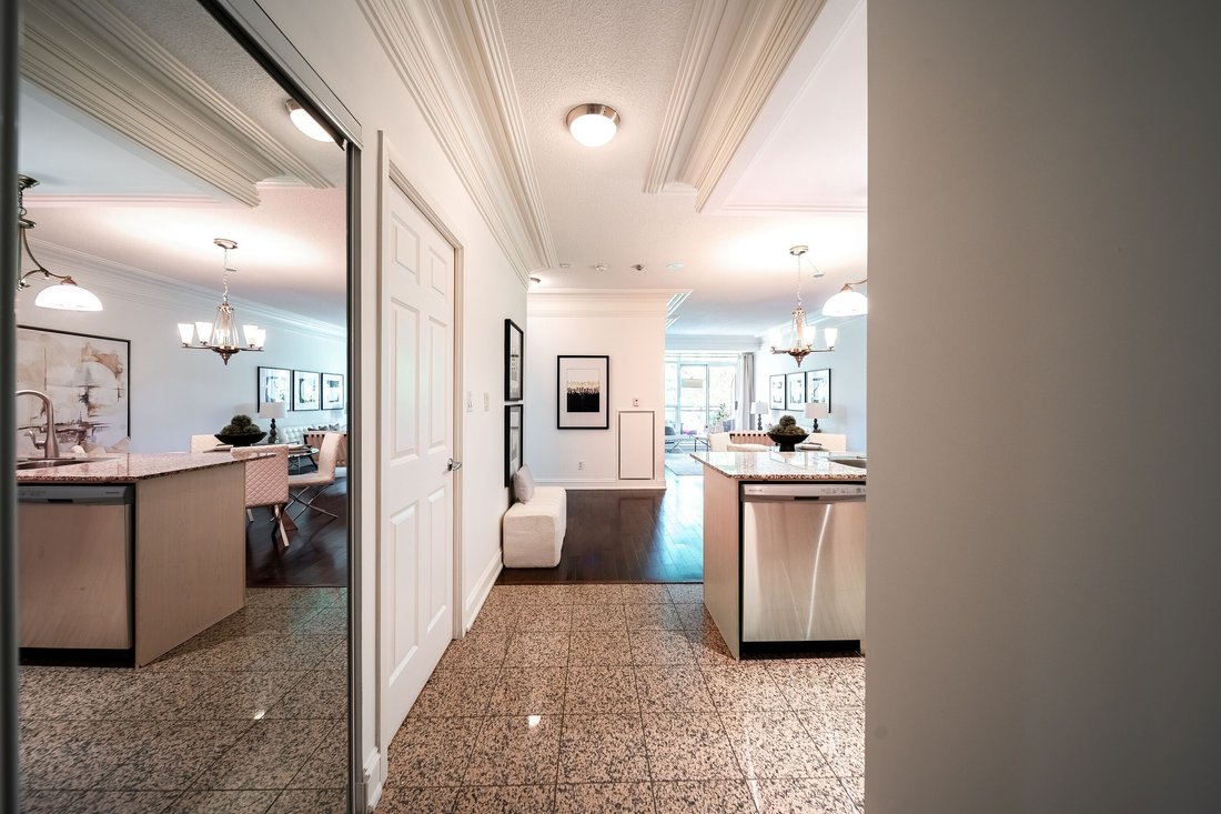 Condo in Toronto, Ontario, Canada 5 - 18334472