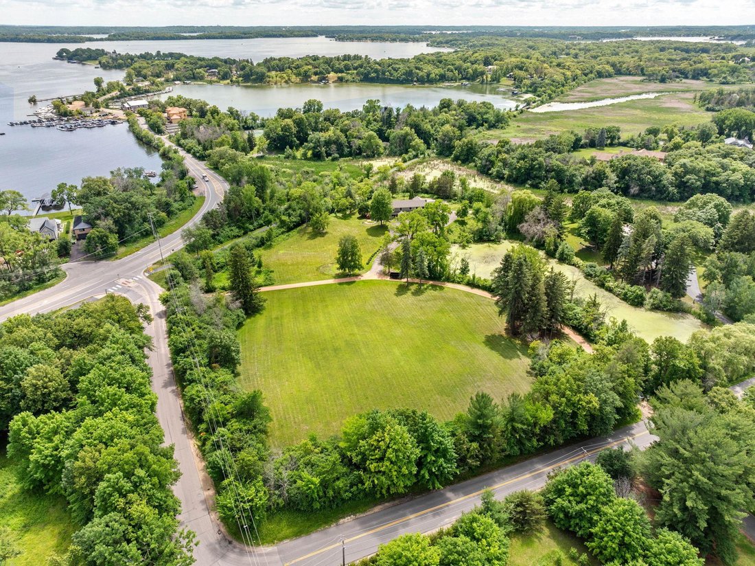 Land in Wayzata, Minnesota, United States 1 - 18334486