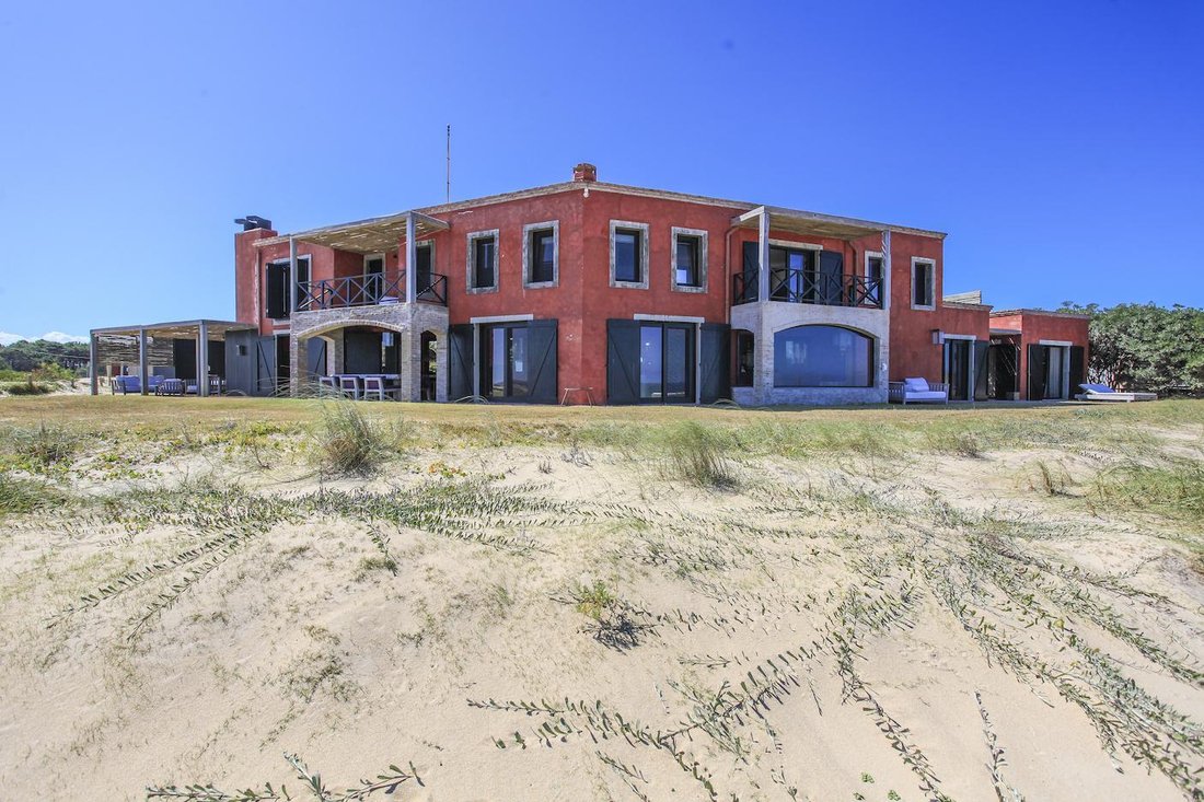 House in La Aguada y Costa Azul, Rocha Department, Uruguay 3 - 18334496