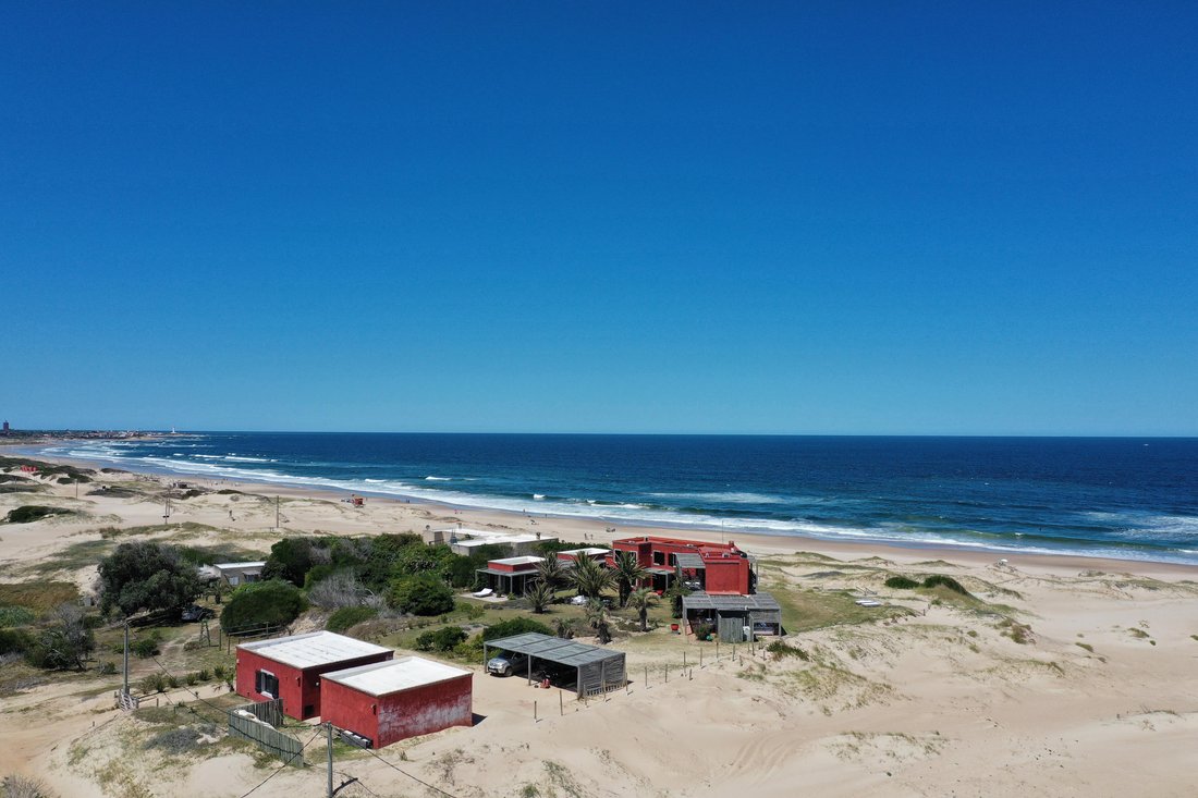 House in La Aguada y Costa Azul, Rocha Department, Uruguay 2 - 18334496