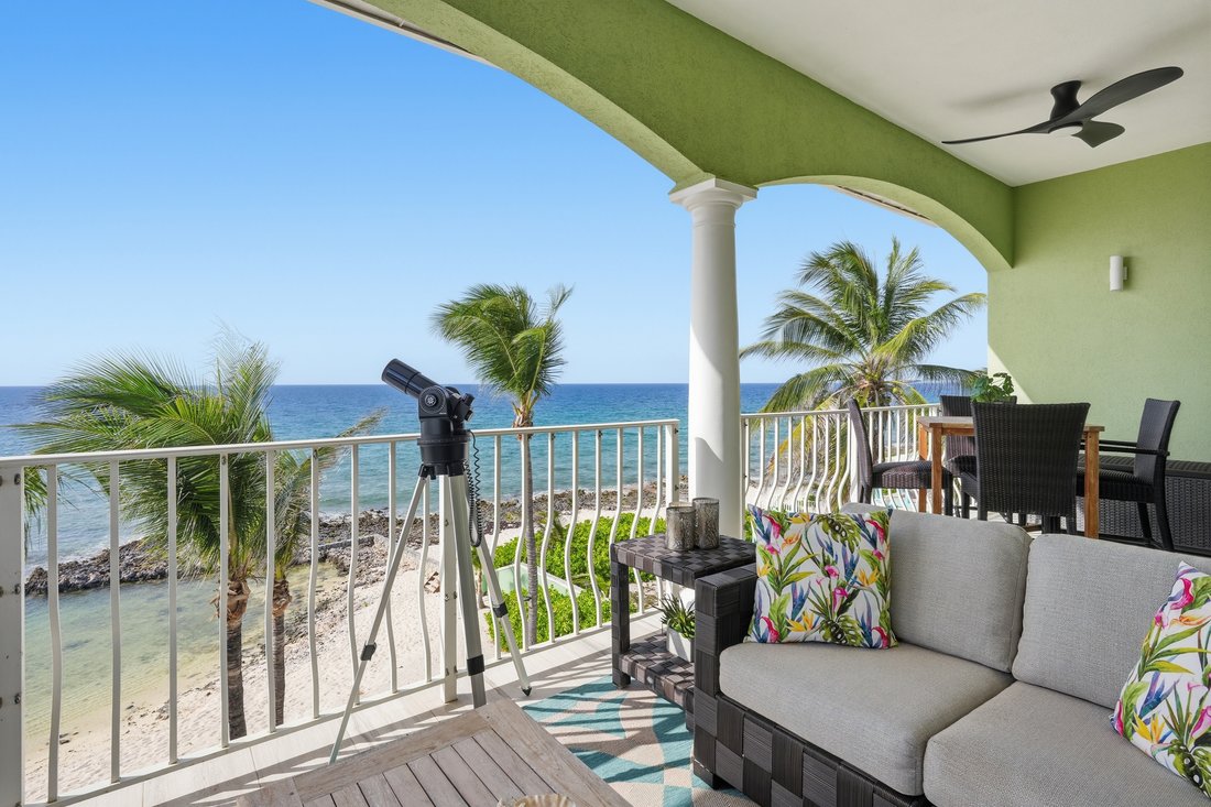 Condo in North Side, North Side, Cayman Islands 1 - 18334499
